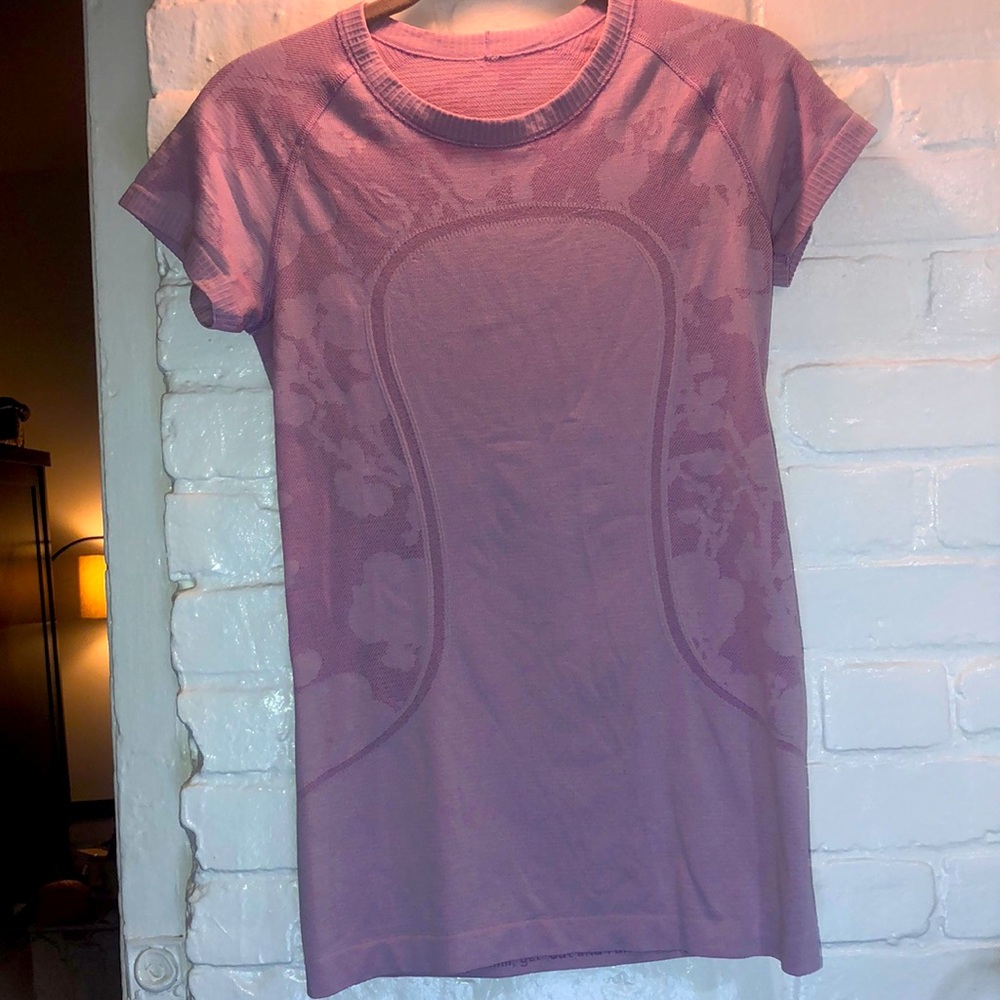 Lulu lemon lavender tee size 6